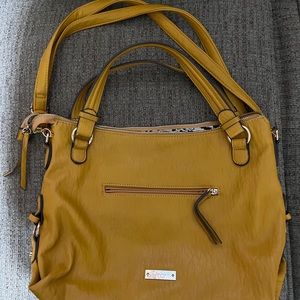 Jessica Simpson purse